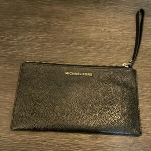 Black Michael Kors Purse/wallet